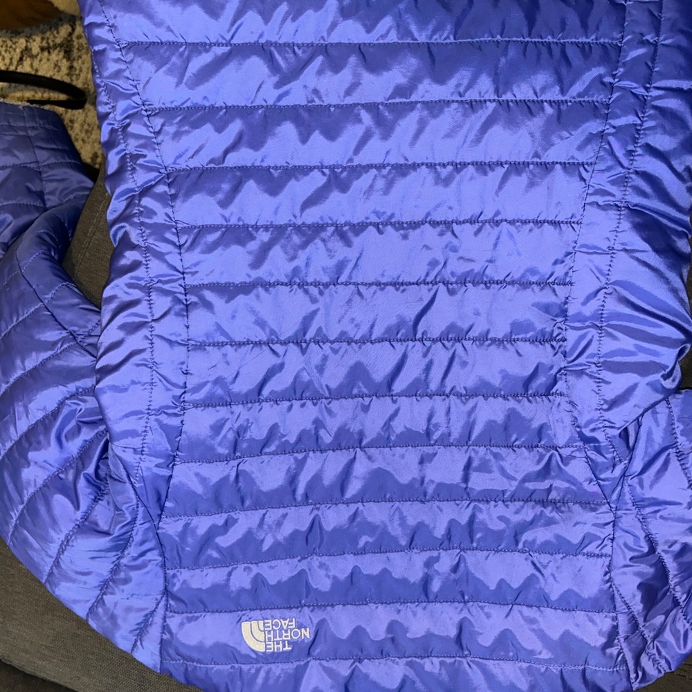 North face - Picture 5 of 11